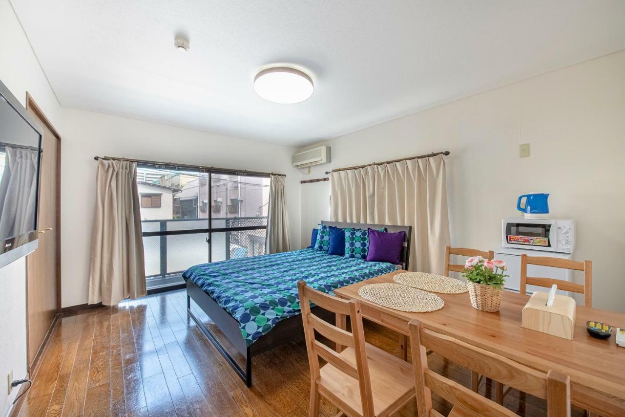 Tokyo Apartment House Inn Bilik gambar